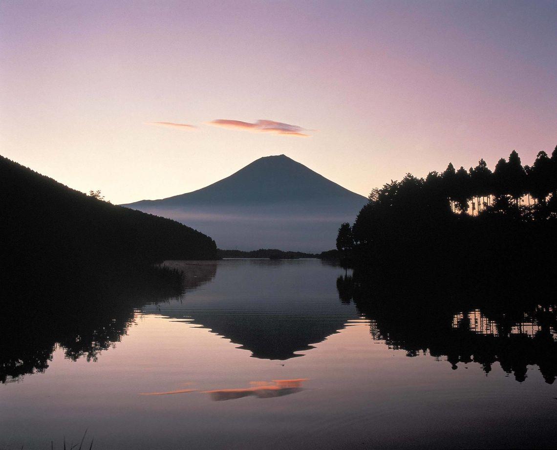 Lake Tanukiko & Mount Fuji - Japan